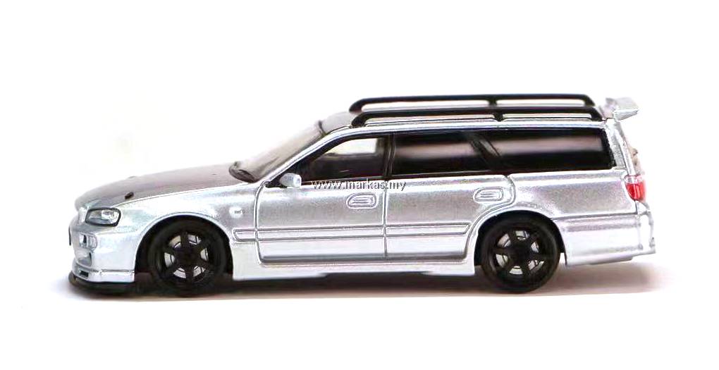 4R-256 Street Weapon 1/64 日産 GTR Stagea 1/64 Street Weapon Nissan Stagea R34 w/ Extra Wheels & Roof