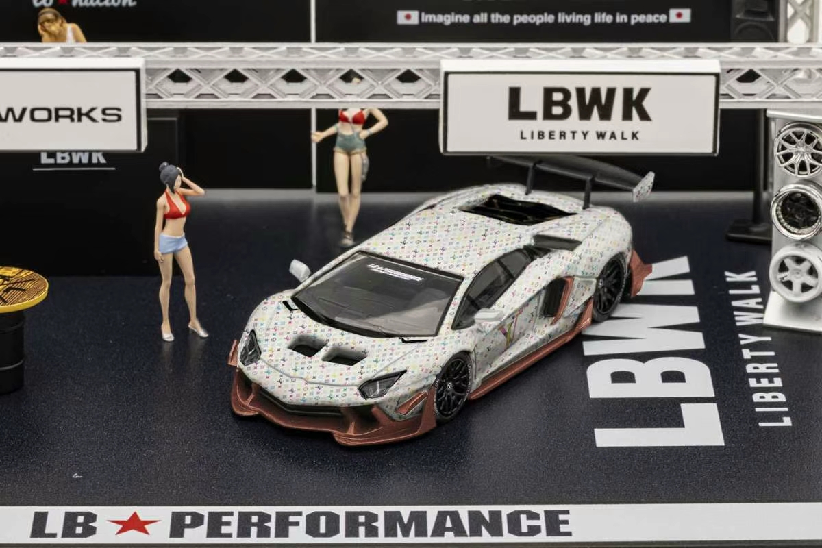 LBWK 1/64 LAMBORGHINI AVENTADOR LP700-4 LBWK 2.0 LV